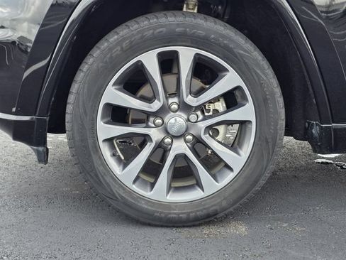 Used 2017 Jeep Grand Cherokee Overland RWD image 34