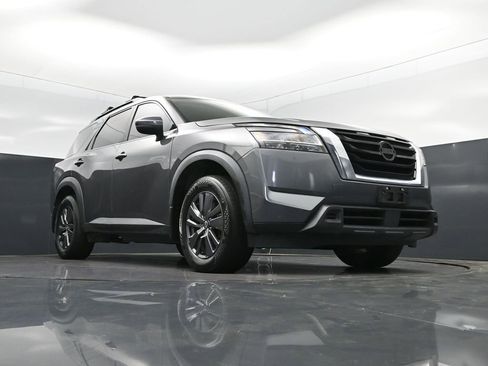 Used 2022 Nissan Pathfinder SV image 46
