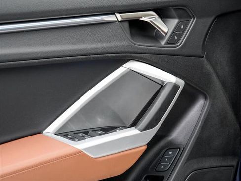 Certified 2025 Audi Q3 2.0T Premium Plus w/ Premium Plus Package image 7