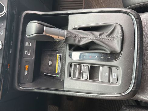 Used 2024 Honda CR-V EX-L image 10