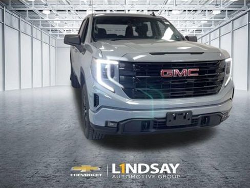 Used 2024 GMC Sierra 1500 Elevation AWD/4WD image 4