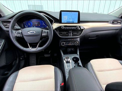 Used 2021 Ford Escape Titanium w/ Titanium Elite Package AWD/4WD image 14