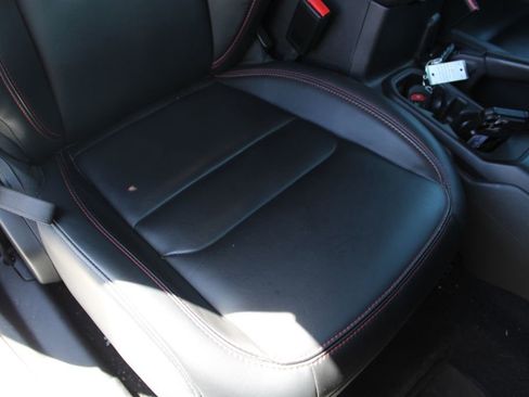 Used 2024 Jeep Wrangler Rubicon w/ Convenience Group AWD/4WD image 12