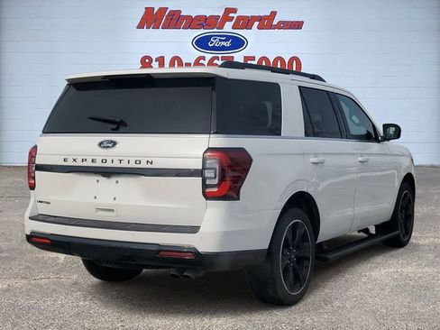Used 2022 Ford Expedition Limited w/ Equipment Group 304A image 3