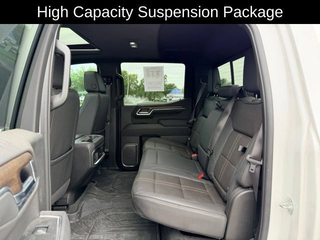 Used 2025 Chevrolet Silverado 1500 High Country AWD/4WD image 9