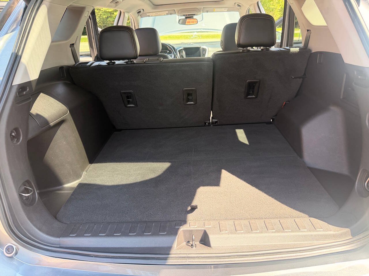 Used 2021 GMC Terrain SLT w/ Infotainment Package II FWD image 17