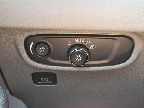 Used 2022 GMC Terrain SLE w/ Driver Convenience Package FWD image 30