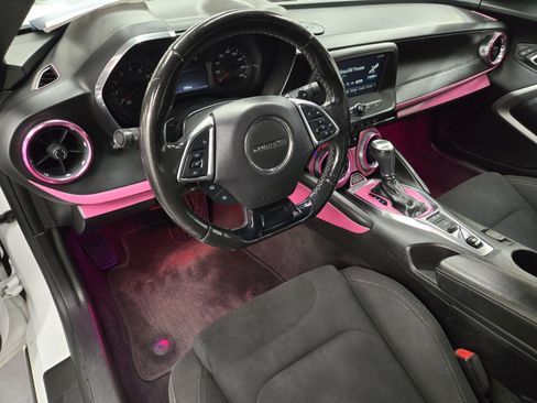 Used 2018 Chevrolet Camaro LT RWD image 7