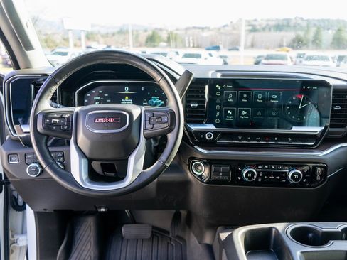 Used 2024 GMC Sierra 3500 SLT w/ X31 Off-Road Package image 13