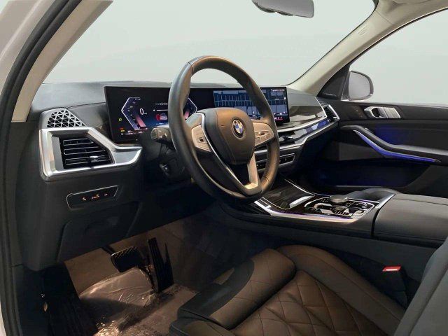 Used 2026 BMW X7 xDrive40i w/ Premium Package AWD/4WD image 23