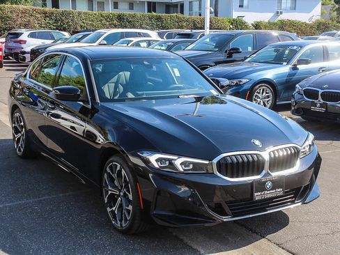 Used 2026 BMW 330i Sedan w/ Convenience Package RWD image 3