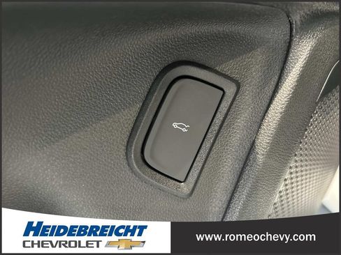 Used 2024 Chevrolet Blazer EV LT AWD/4WD image 31