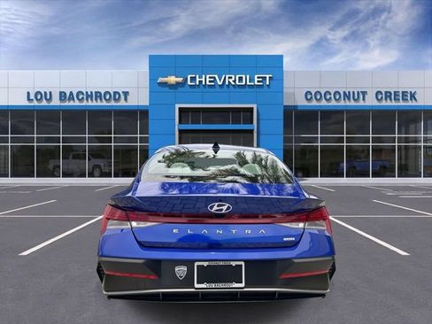 Used 2025 Hyundai Elantra Limited FWD image 7