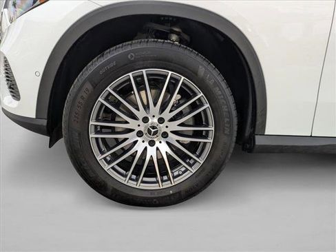 Used 2026 Mercedes-Benz GLC 300 image 23