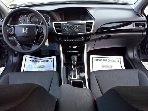 Used 2017 Honda Accord LX image 10