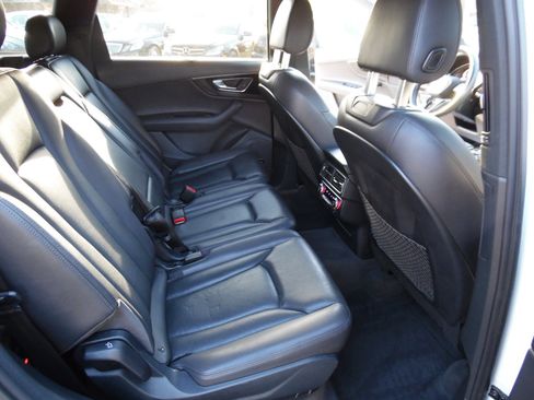 Used 2017 Audi Q7 3.0T Prestige image 23