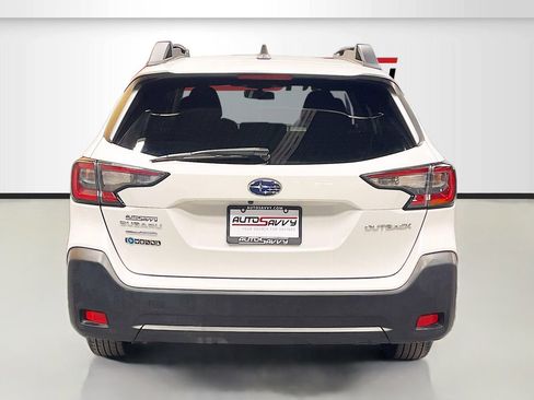 Used 2024 Subaru Outback Premium image 6