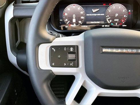 Used 2025 Land Rover Defender 110 S image 11