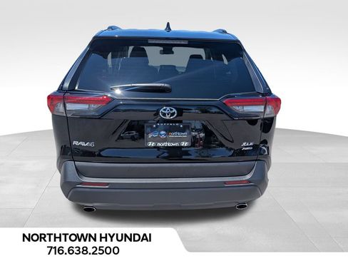 Used 2025 Toyota RAV4 XLE AWD/4WD image 13