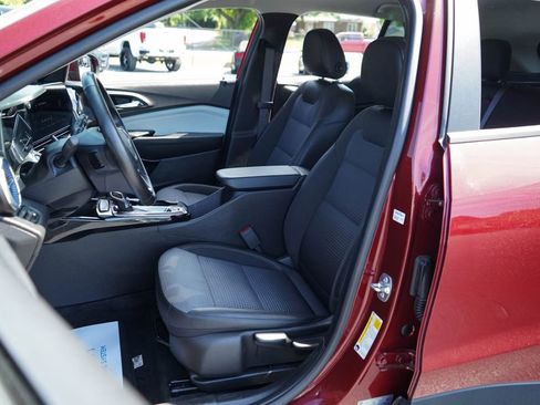 Used 2025 Chevrolet Trax LT w/ Driver Confidence Package FWD image 7