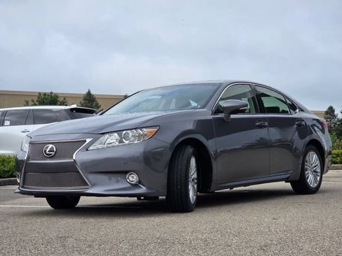 Used 2014 Lexus ES 350 w/ Luxury Package FWD image 22
