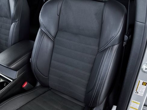 Used 2024 Mitsubishi Outlander SE image 30