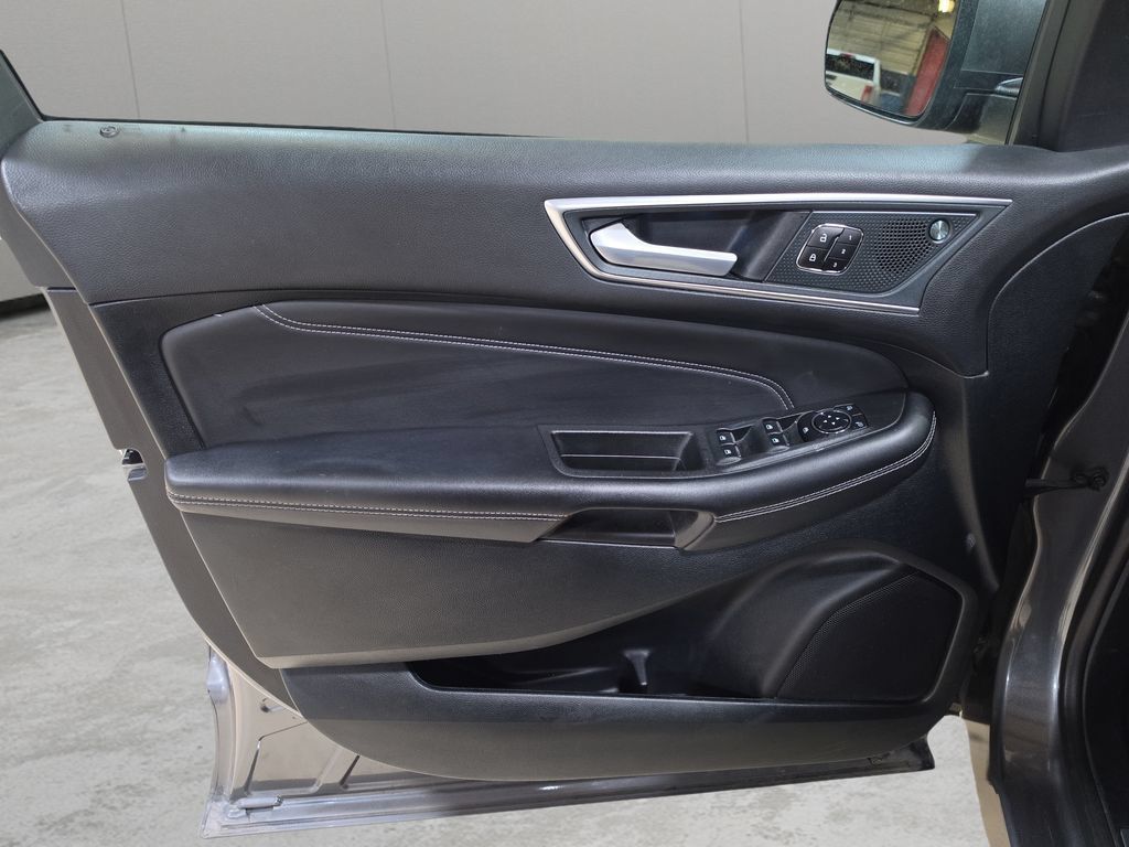 Used 2024 Ford Edge Titanium AWD/4WD image 13