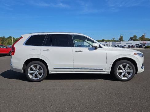 Certified 2024 Volvo XC90 B5 Core w/ Protection Package Premier image 7