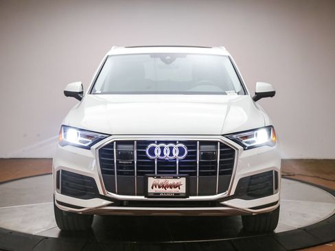 Used 2023 Audi Q7 2.0T Premium w/ Convenience Package AWD/4WD image 2