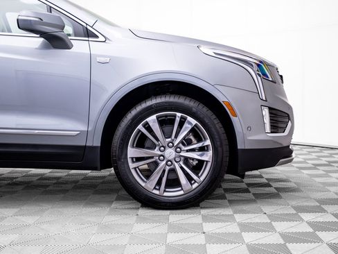 Certified 2026 Cadillac XT5 Premium Luxury w/ Driver Assist Package AWD/4WD image 40