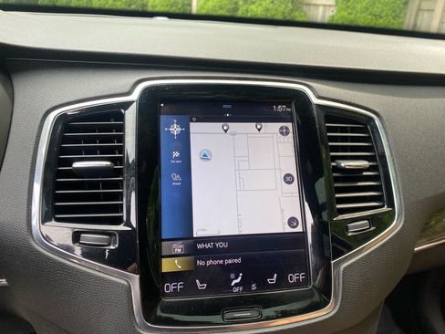 Used 2017 Volvo XC90 T6 Momentum w/ Momentum Plus Package AWD/4WD image 19