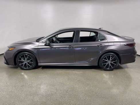 Certified 2023 Toyota Camry SE image 6