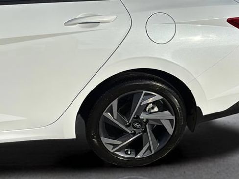 Used 2025 Hyundai Elantra Sport FWD image 34