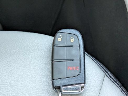 Certified 2022 Jeep Compass Latitude FWD image 25