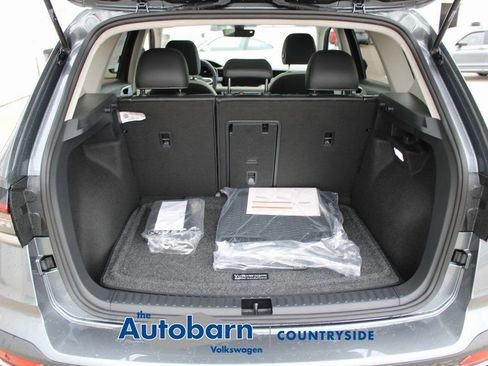 Used 2025 Volkswagen Taos SE AWD/4WD image 21