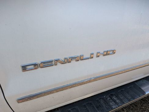 Used 2018 GMC Sierra 2500 Denali w/ Duramax Plus Package image 5