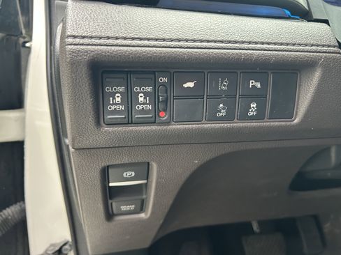 Used 2019 Honda Odyssey Elite image 4