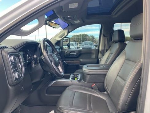 Used 2022 GMC Sierra 3500 Denali w/ Denali Ultimate Package image 14