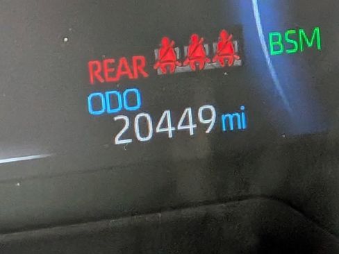 Used 2025 Toyota RAV4 XLE image 23