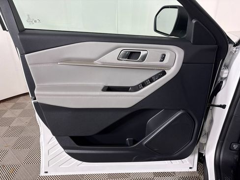 New 2026 Ford Explorer Active w/ Active Comfort Package RWD image 15