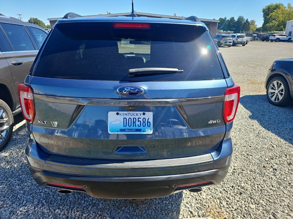 Used 2018 Ford Explorer XLT w/ Equipment Group 202A AWD/4WD image 9