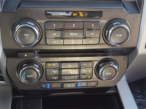 Used 2018 Ford F150 Lariat image 26