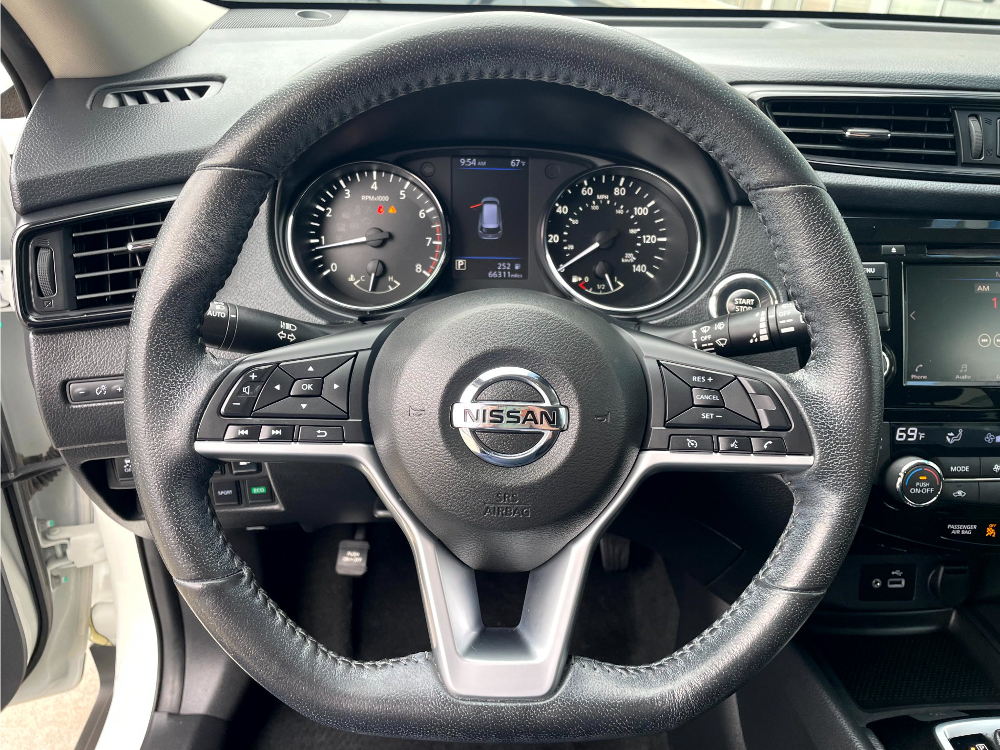 Used 2020 Nissan Rogue SV AWD/4WD image 13