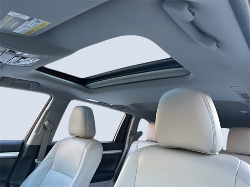 Used 2017 Toyota Highlander XLE image 29