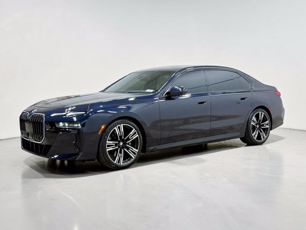 Used 2025 BMW 760i xDrive AWD/4WD image 7