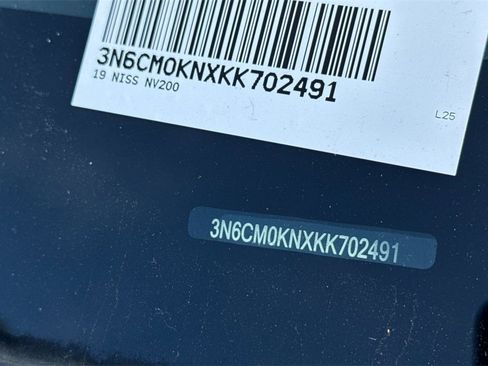 Used 2019 Nissan NV200 S w/ Back Door Glass Package image 3