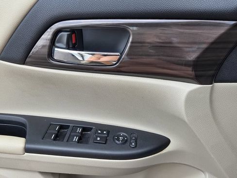 Used 2016 Honda Accord EX image 17