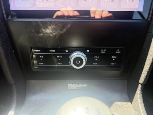 Used 2010 Ford Mustang GT Premium RWD image 26