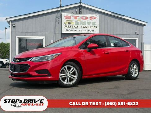 Used 2017 Chevrolet Cruze LT w/ Sun And Sound Package FWD image 1