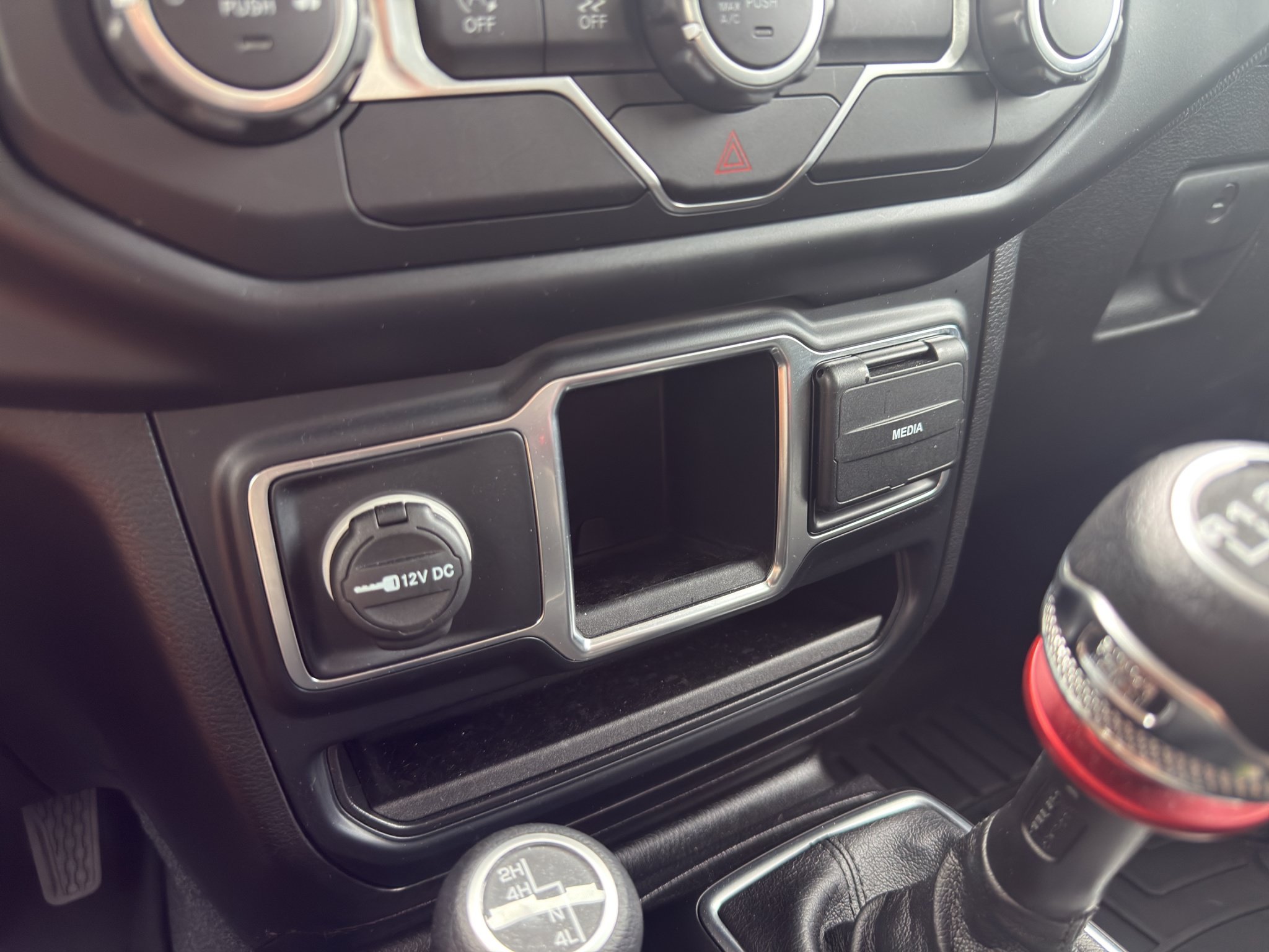 Used 2019 Jeep Wrangler Sport AWD/4WD image 24